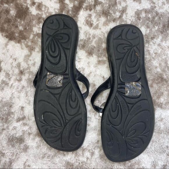 Kenneth Cole Reaction black leather flip flop sandals SZ 8 - Picture 2 of 5